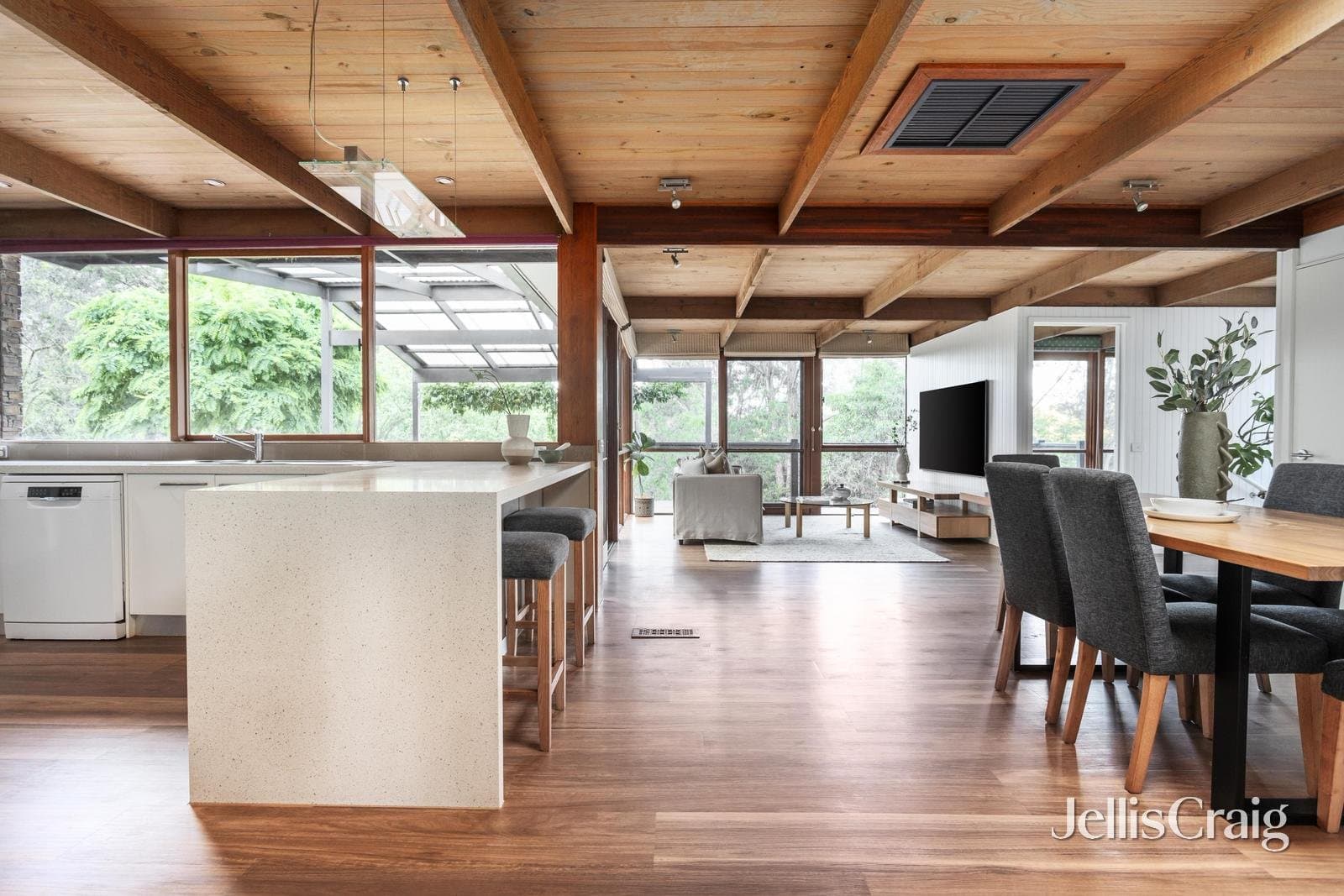 8 Jelbart Court, Eltham, Eltham - Thumbnail 5