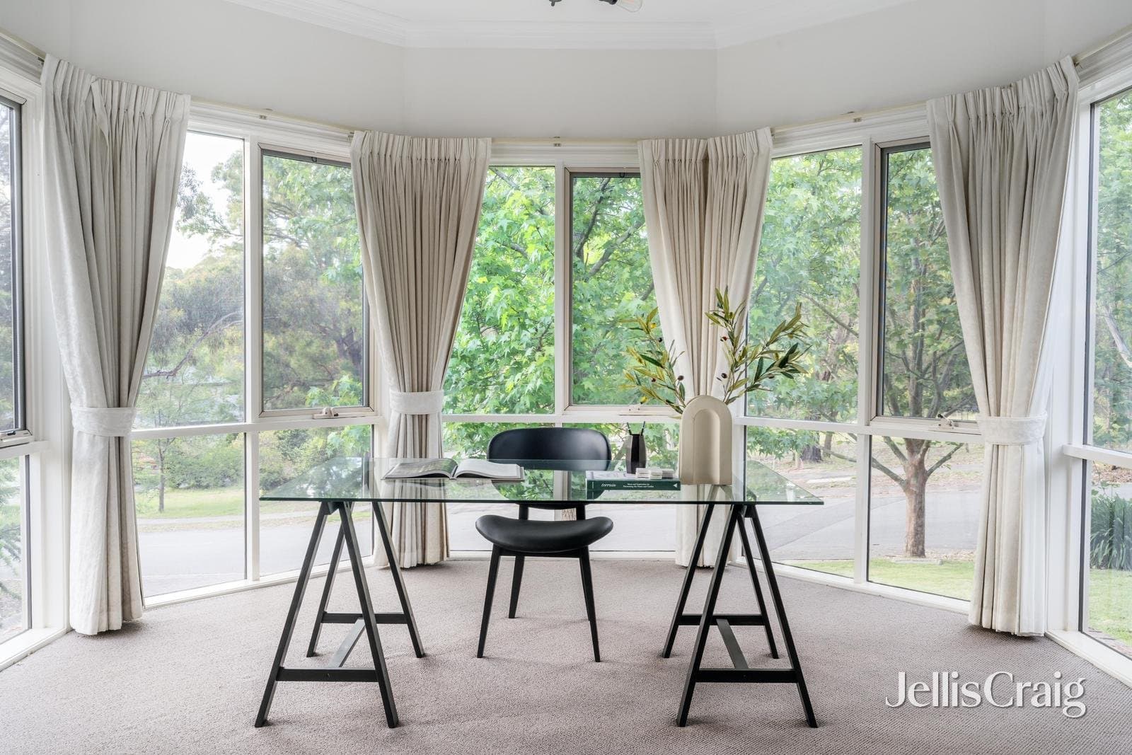 1 Victoria Close, Eltham, Eltham - Thumbnail 6