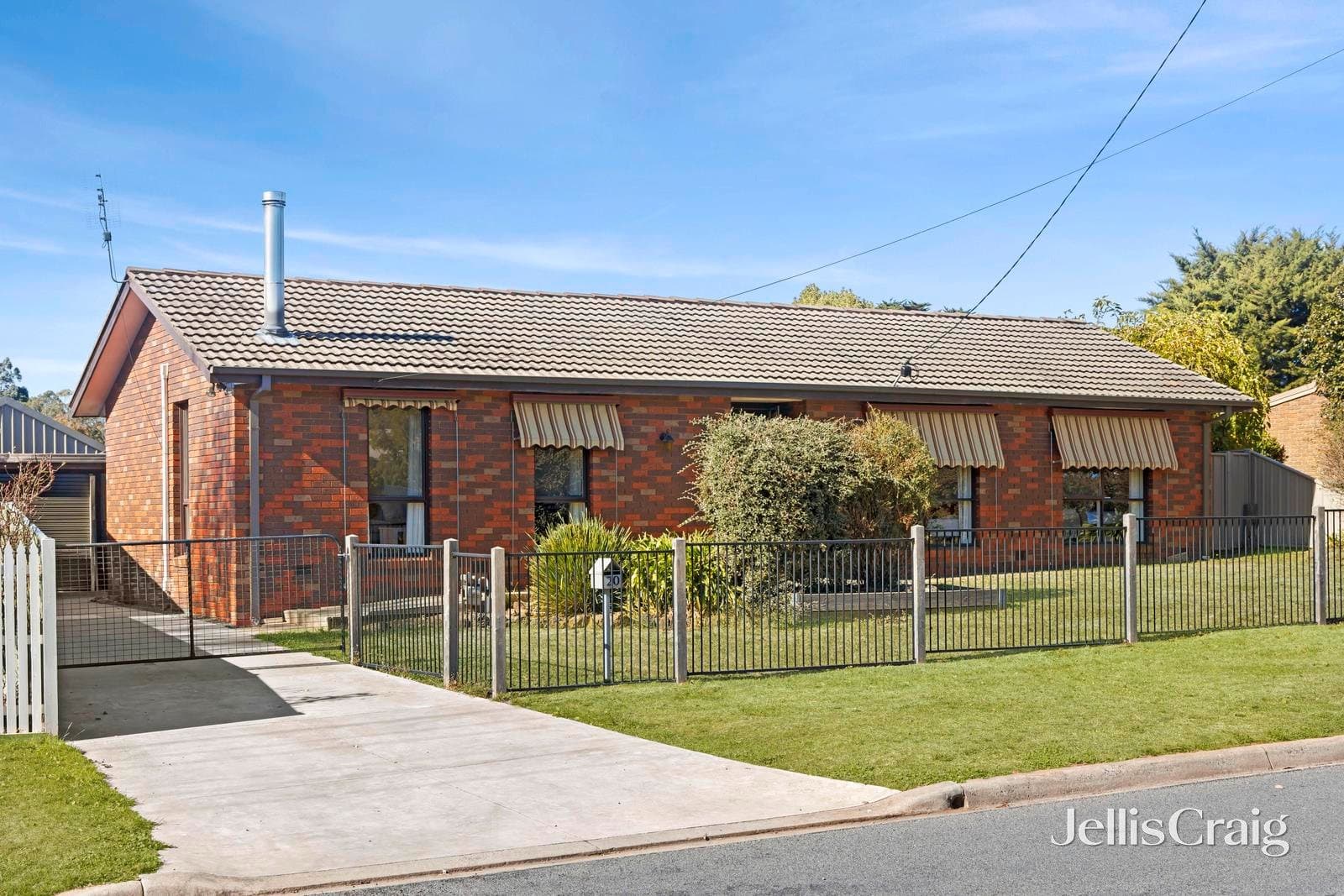 20 Stuart Drive, Woodend, Woodend - Thumbnail 5