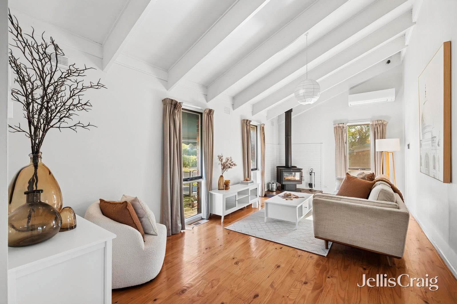20 Stuart Drive, Woodend, Woodend - Thumbnail 7