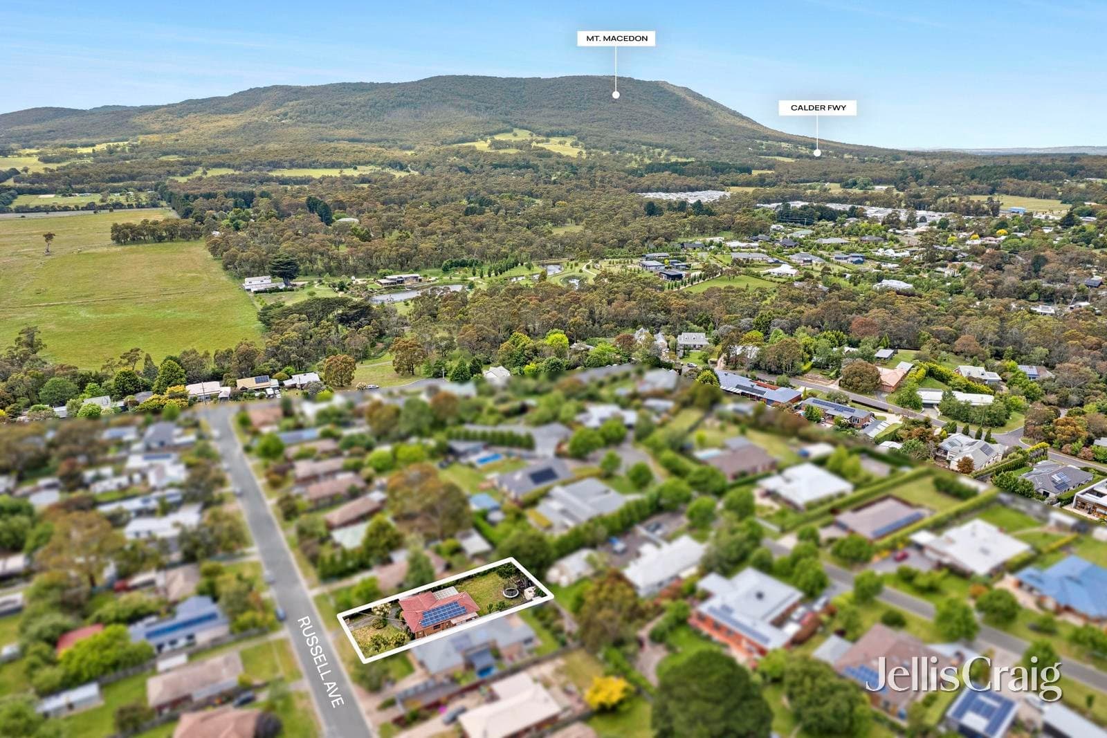 12 Russell Avenue, Woodend, Woodend - Image 1
