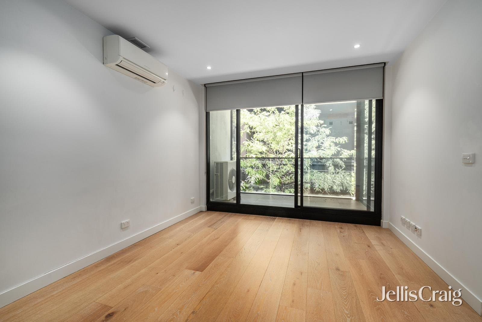 208/20 Queen Street, Blackburn, Blackburn - Thumbnail 3