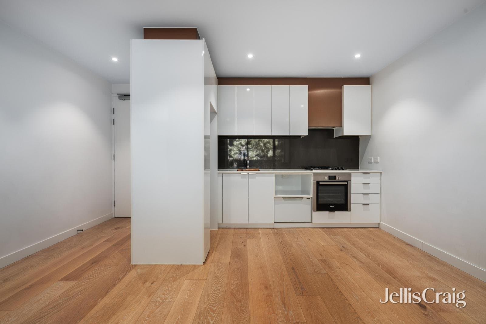 208/20 Queen Street, Blackburn, Blackburn - Thumbnail 4