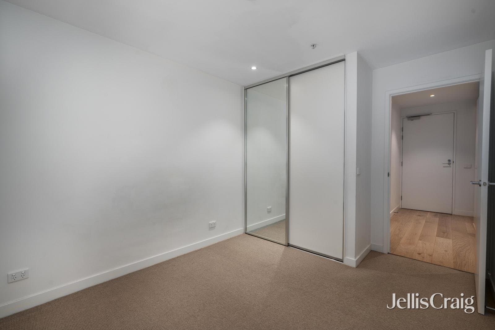 208/20 Queen Street, Blackburn, Blackburn - Thumbnail 5