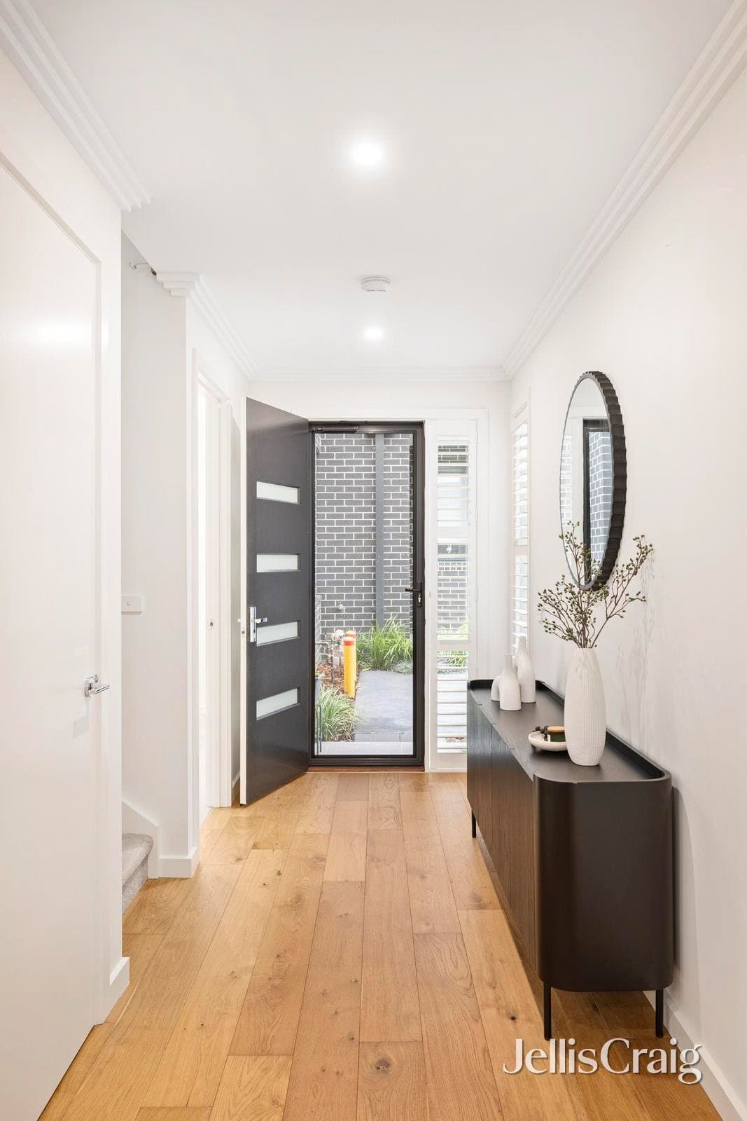 2/10 Churchill Road, Croydon, Croydon - Thumbnail 3