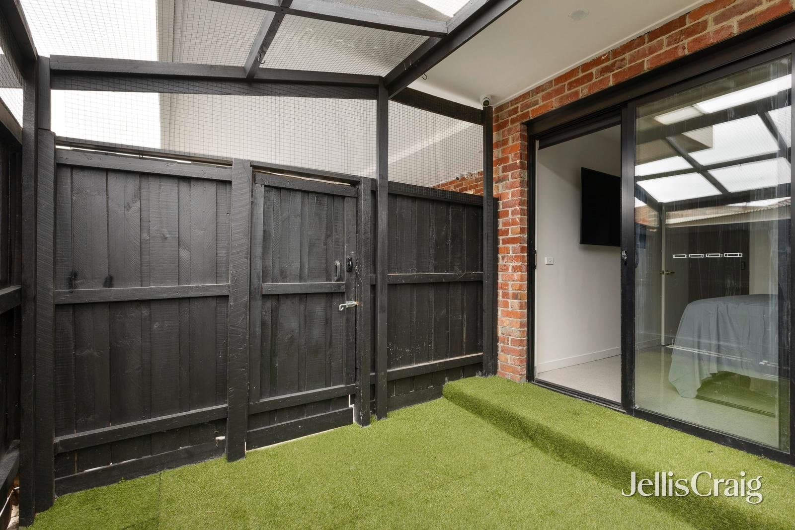 3/16 Swallow Street, Preston, Preston - Image 1