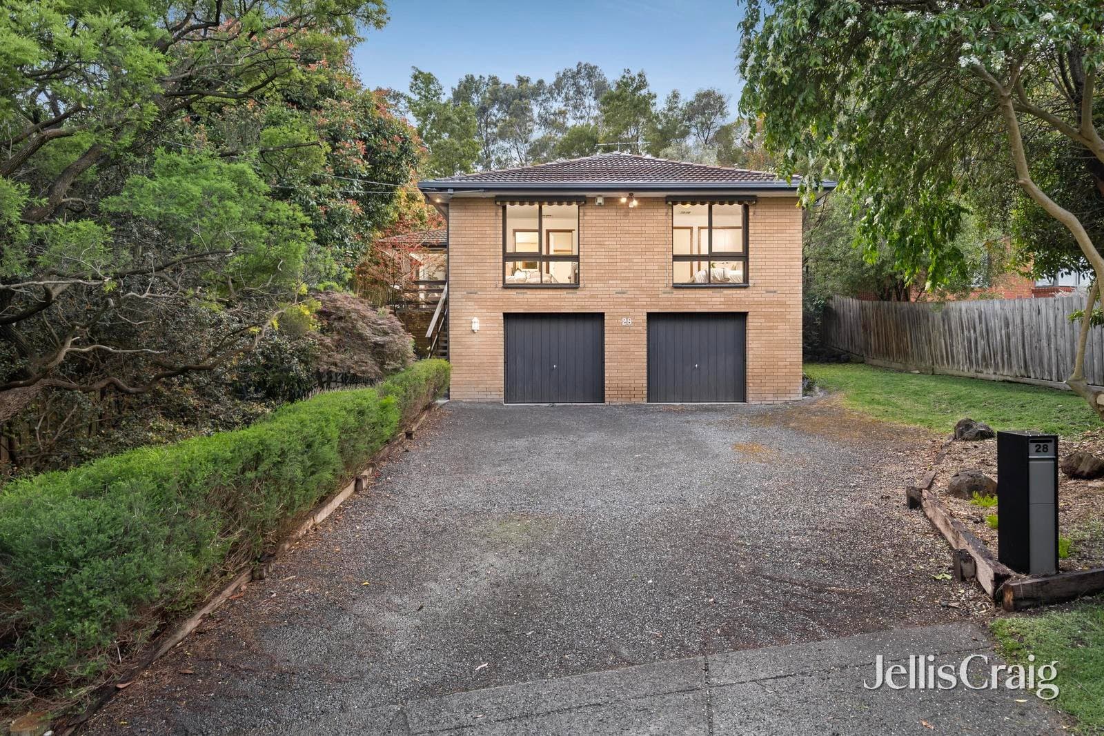 28 Hawkins Road, Montrose, Montrose - Thumbnail 2