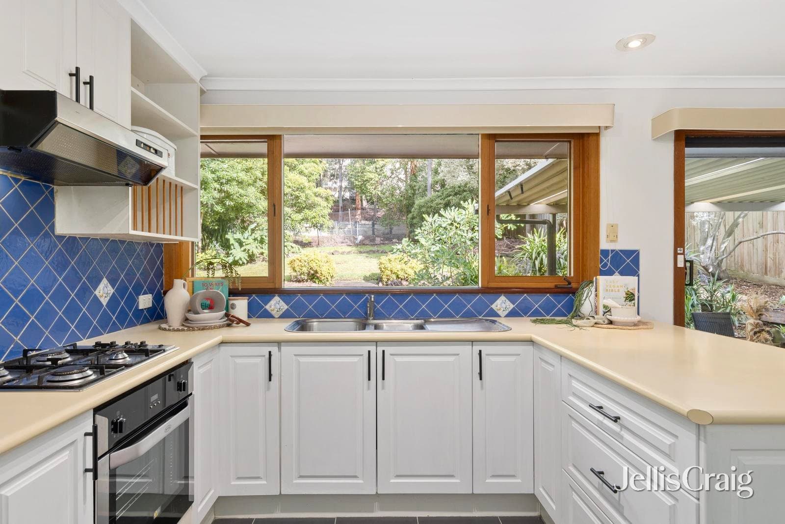 28 Hawkins Road, Montrose, Montrose - Thumbnail 4