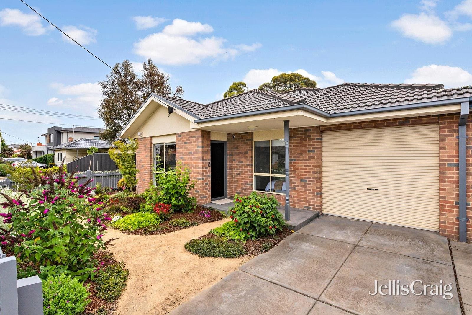68a South Street, Hadfield, Hadfield - Thumbnail 2