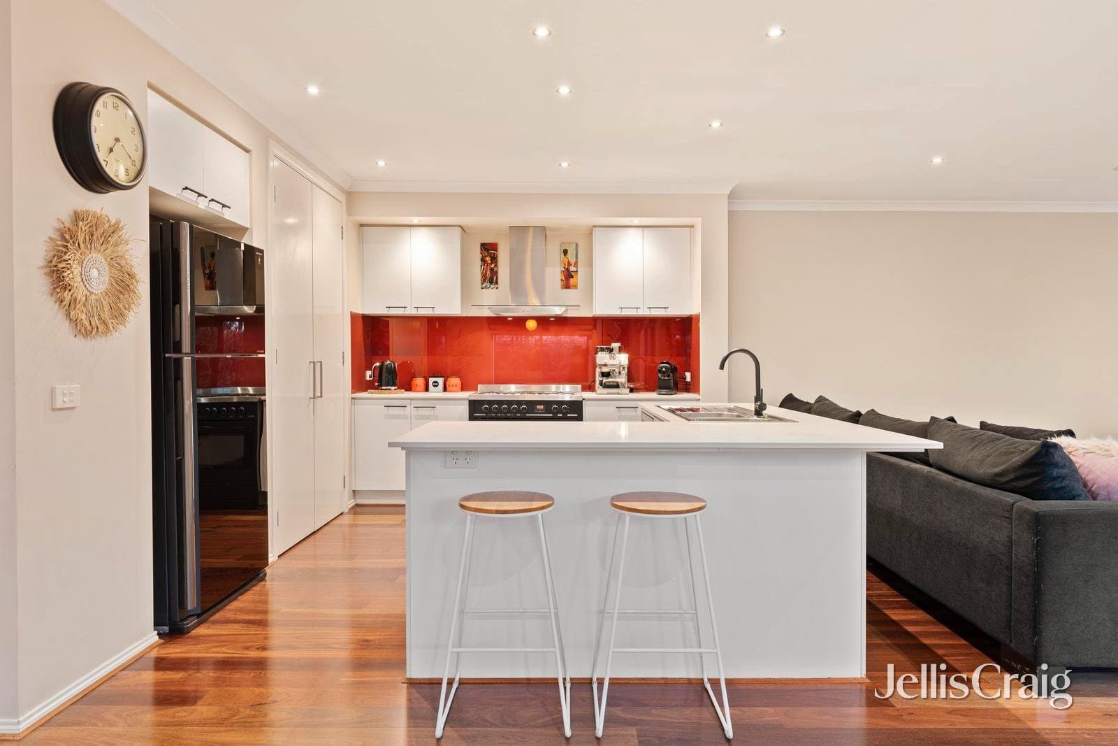 16 Scurry Drive, Croydon, Croydon - Thumbnail 5