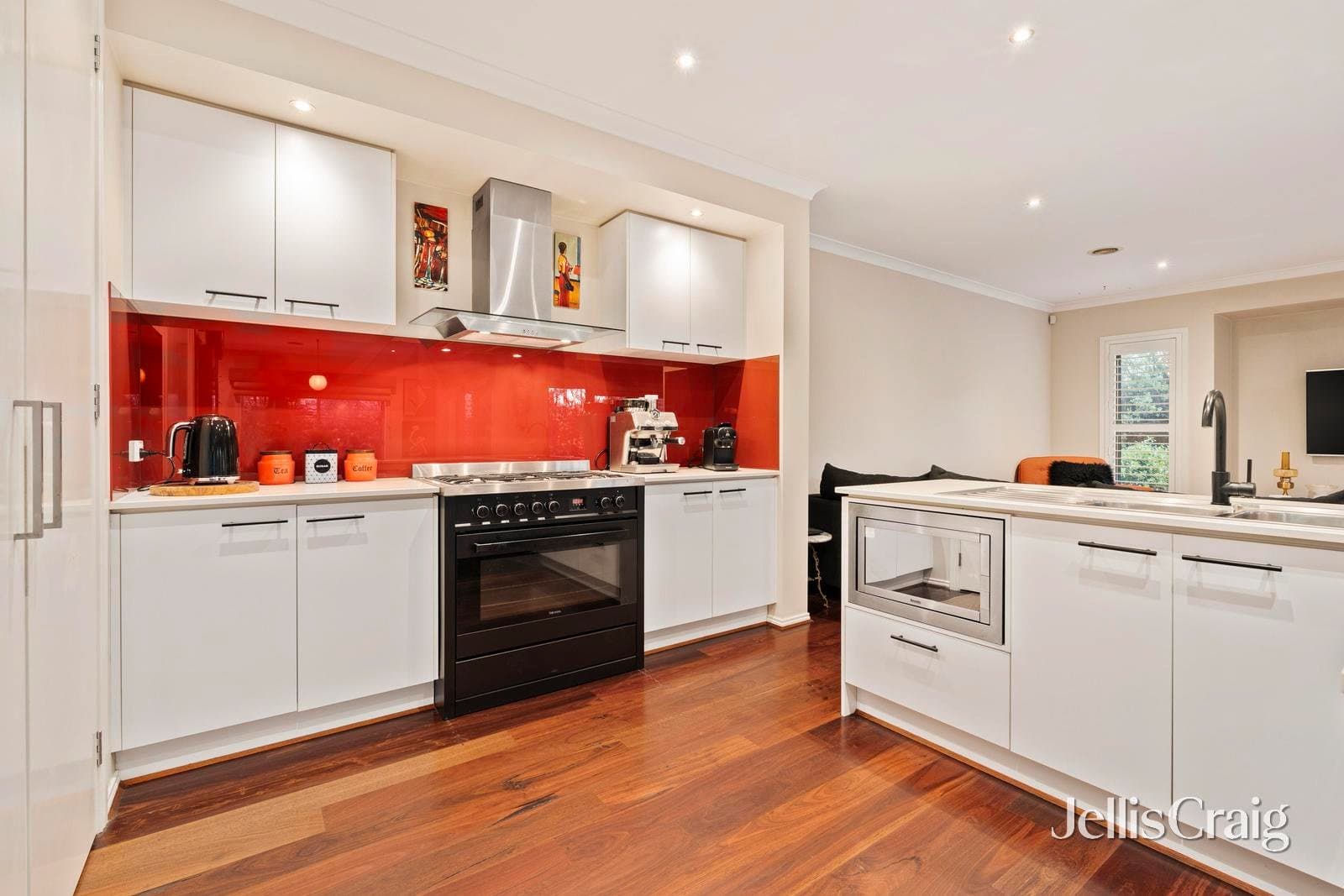 16 Scurry Drive, Croydon, Croydon - Thumbnail 6