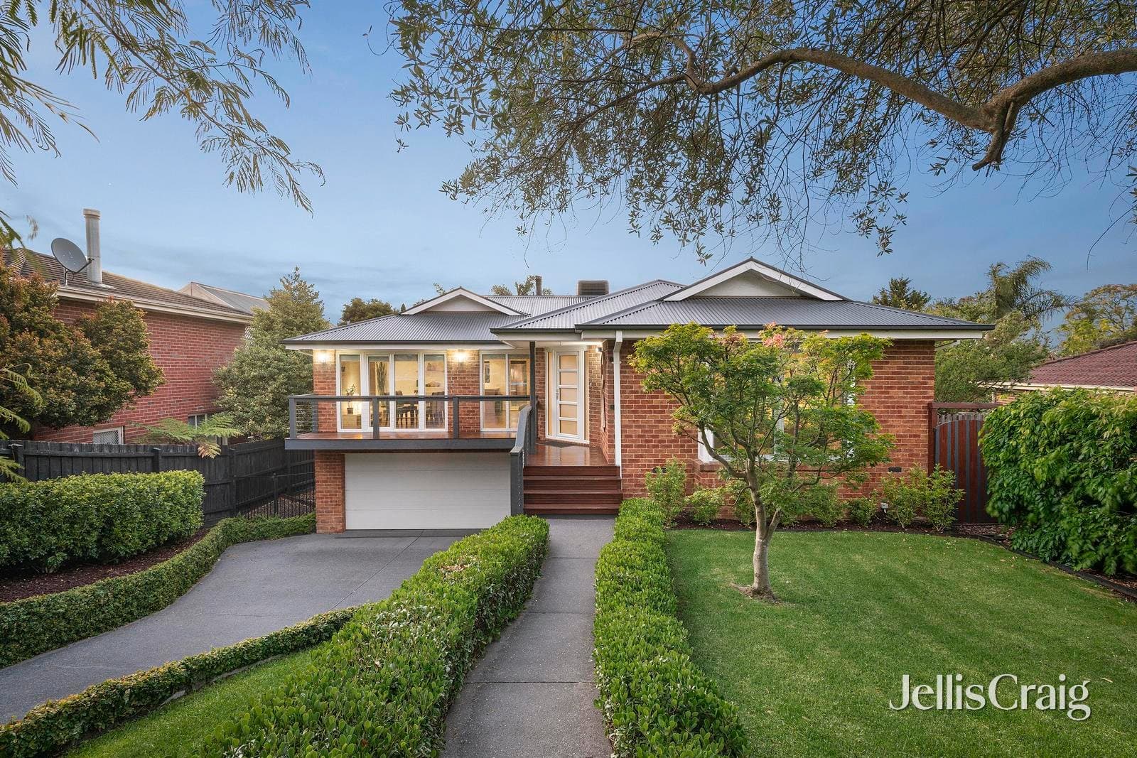 39 Alpine Way, Kilsyth, Kilsyth - Thumbnail 2