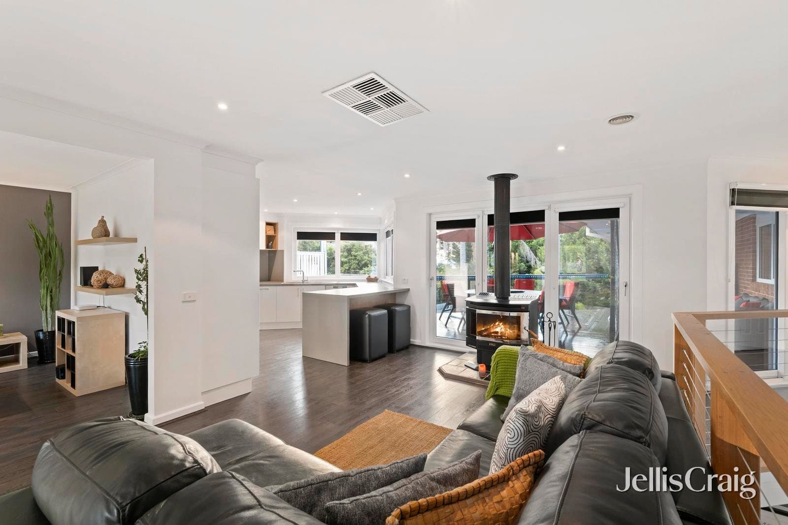 39 Alpine Way, Kilsyth, Kilsyth - Thumbnail 4