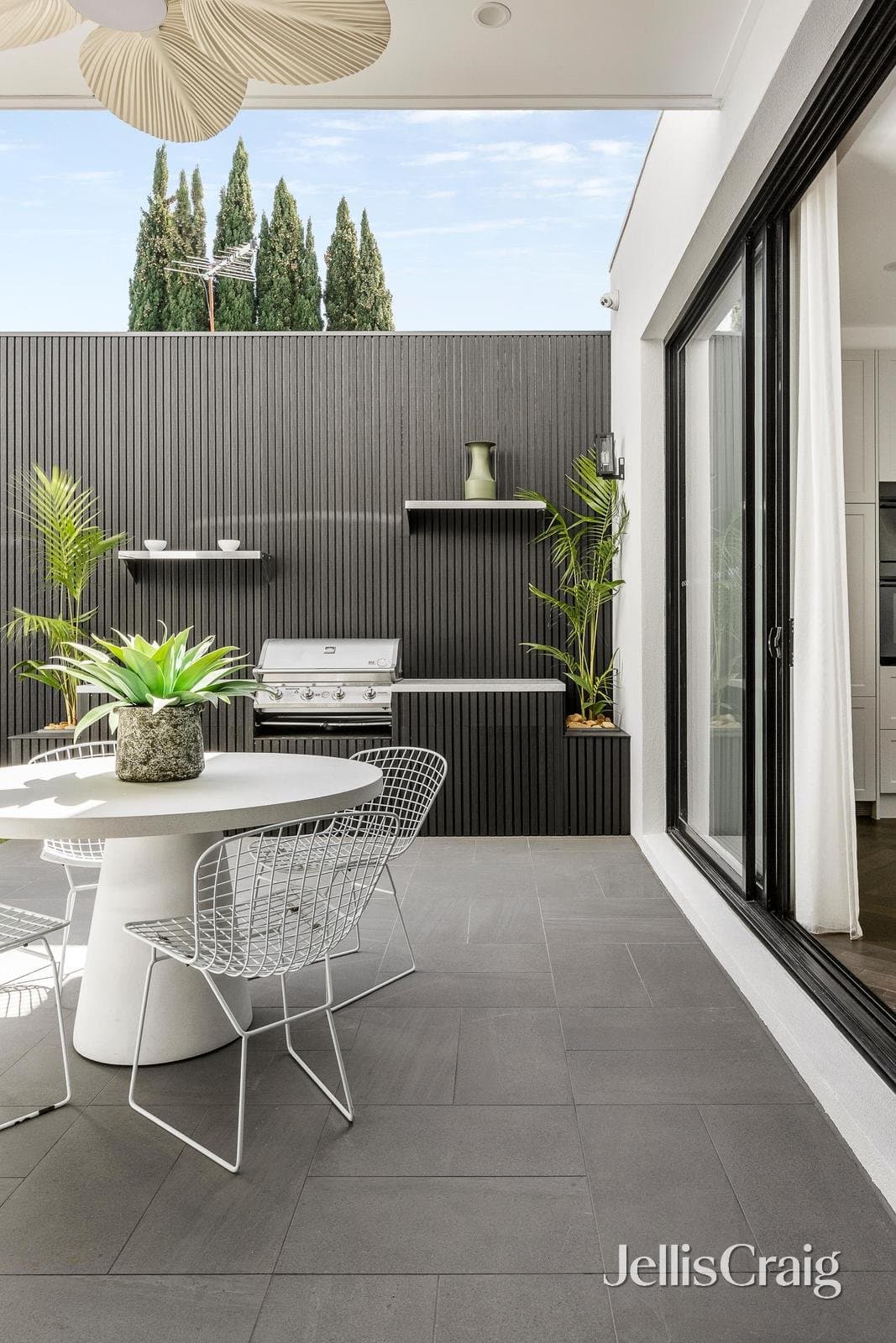 1/5 President Lane, Williamstown, Williamstown - Image 1