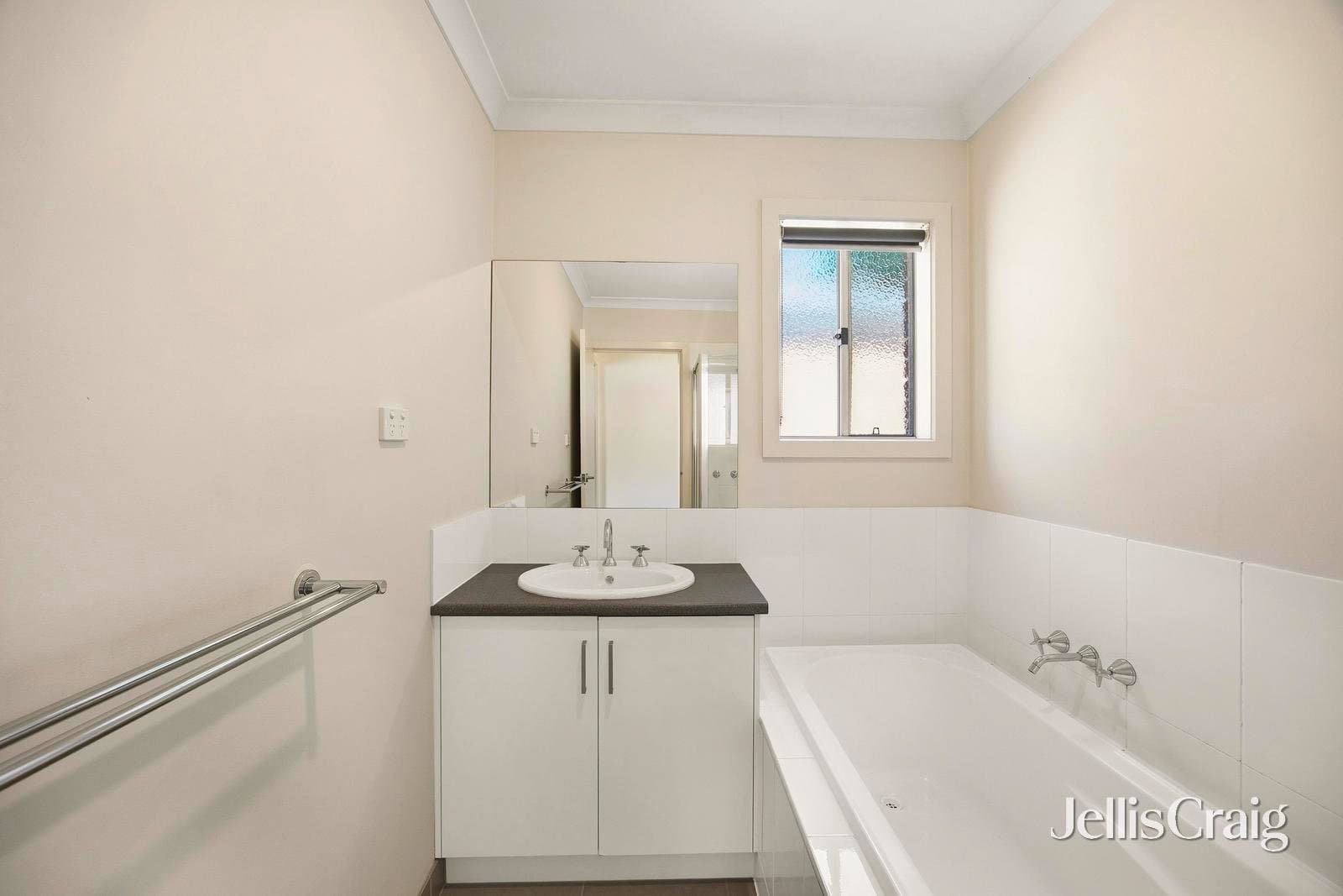 3/7 Symons Street, Wendouree, Wendouree - Image 1