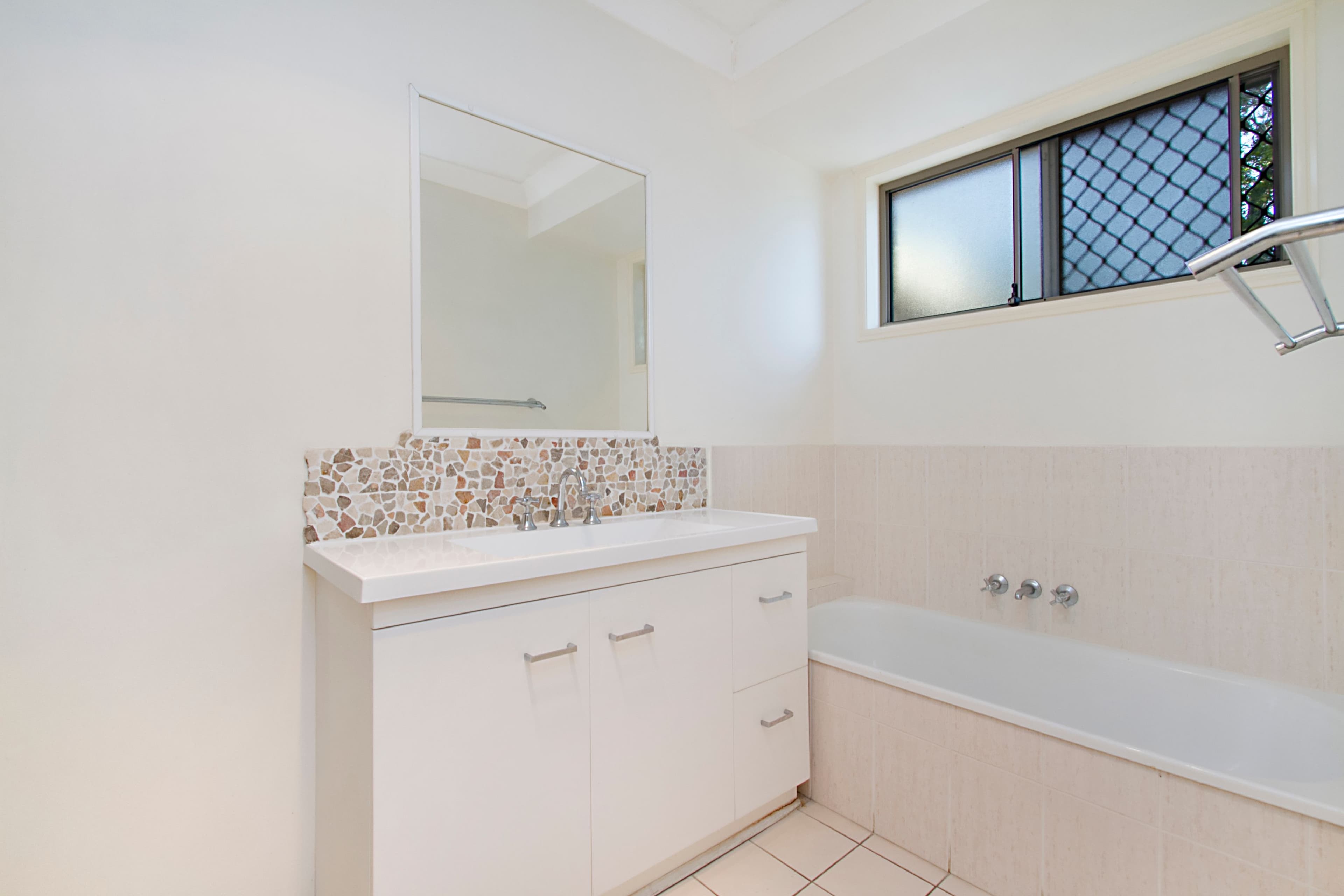 44 Montezuma Drive, Burleigh Waters QLD 4220, Burleigh Waters - Thumbnail 5