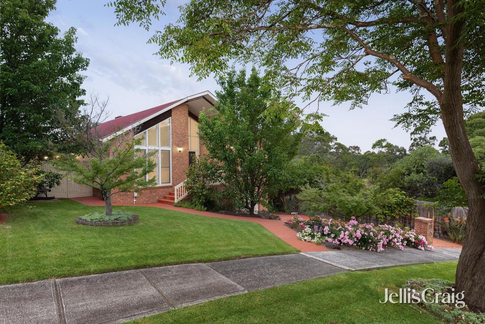 19 Wentworth Close, Diamond Creek, Diamond Creek - Thumbnail 2