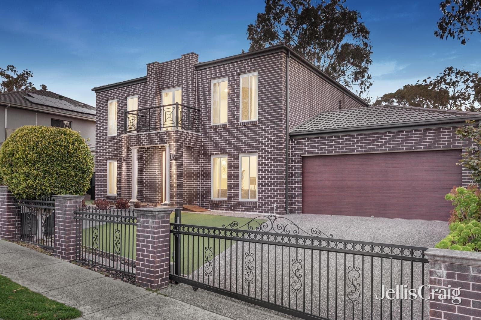 11 Aitchison Court, Glen Waverley, Glen Waverley - Thumbnail 2