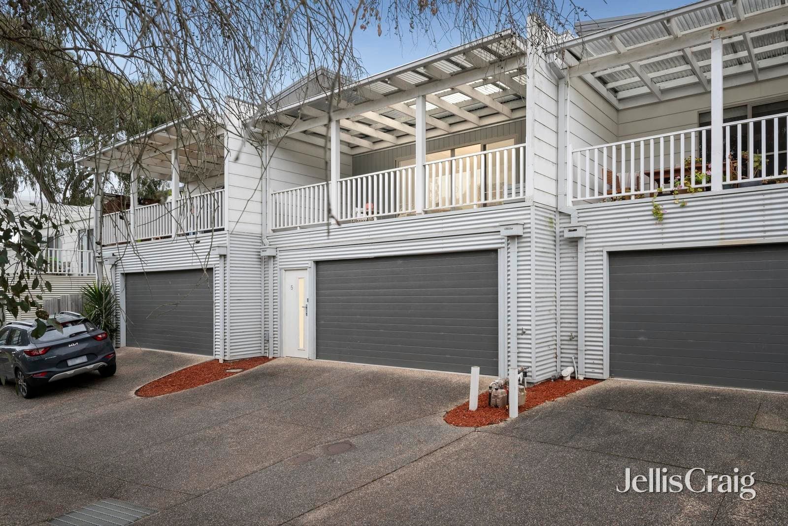 5 Themeda Place, Lilydale, Lilydale - Thumbnail 2