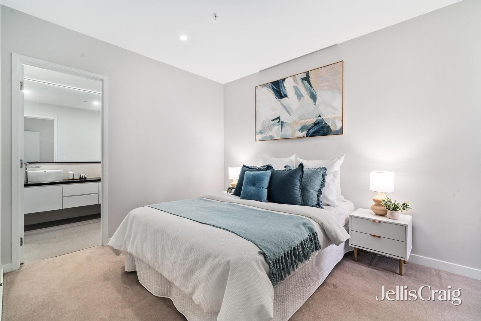 505/5 Sovereign Point Court, Doncaster, Doncaster - Thumbnail 4