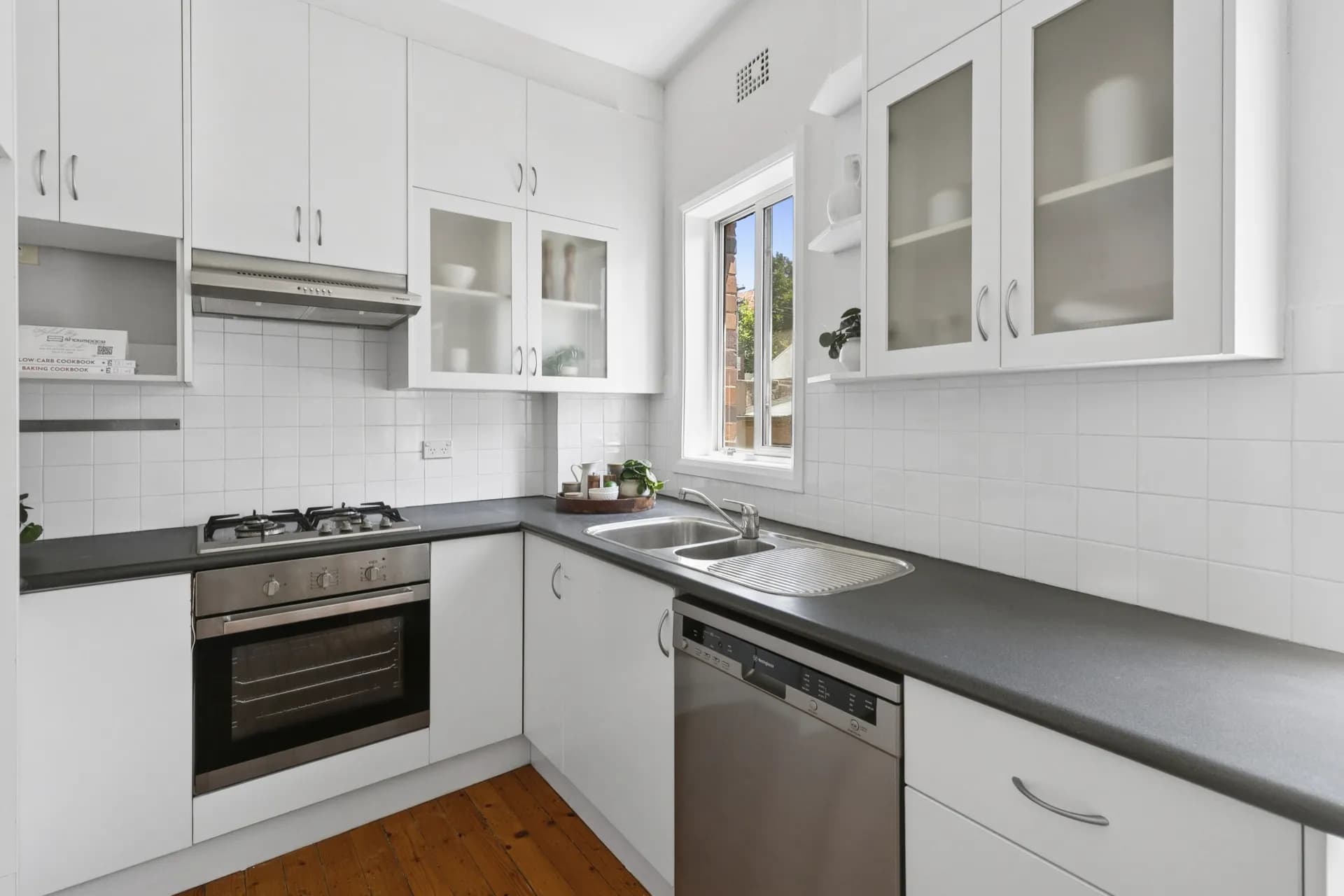5/161 Blues Point  Road, McMahons Point - Thumbnail 2