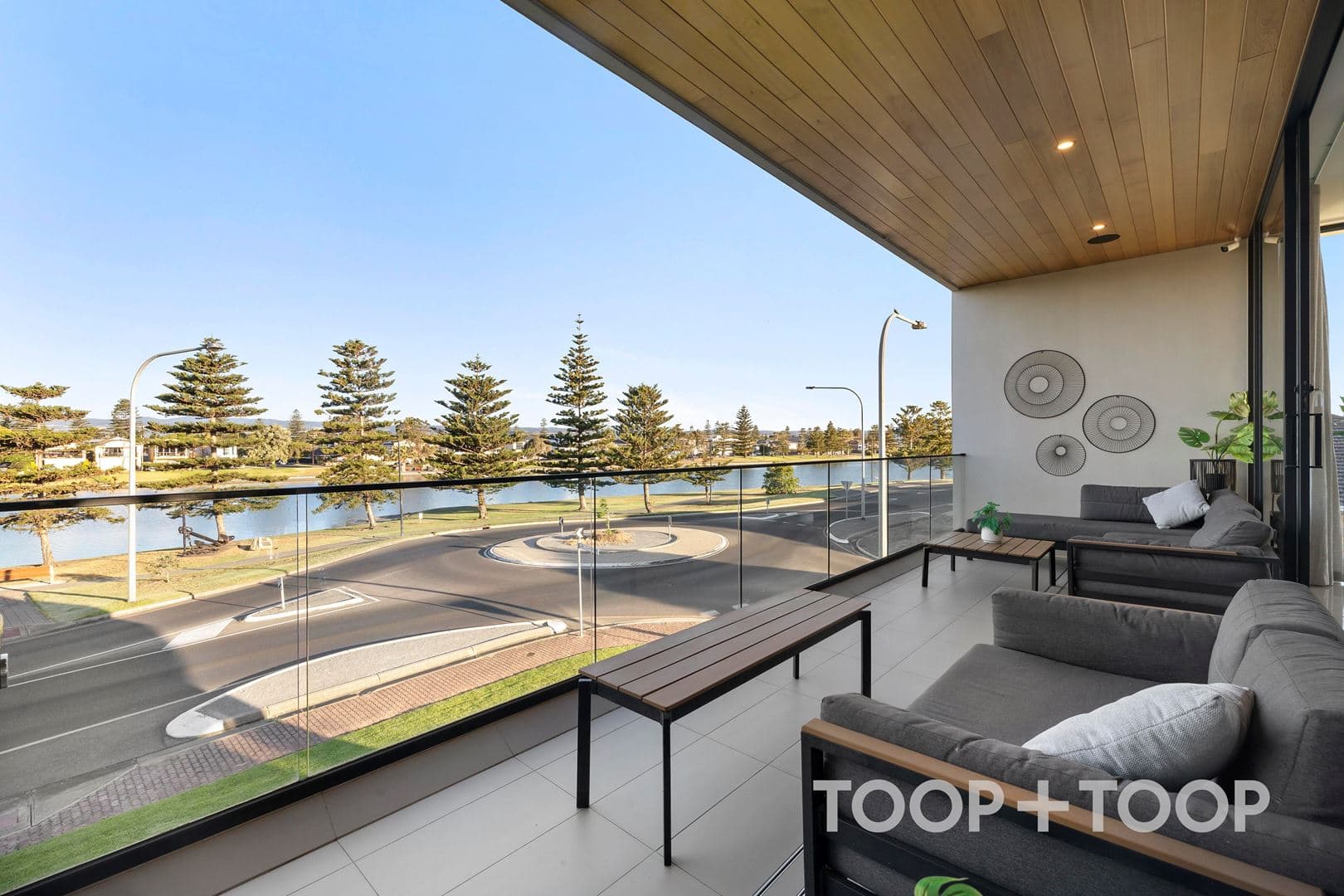 26 Patawalonga Frontage, Glenelg North SA 5045, Glenelg North - Thumbnail 3