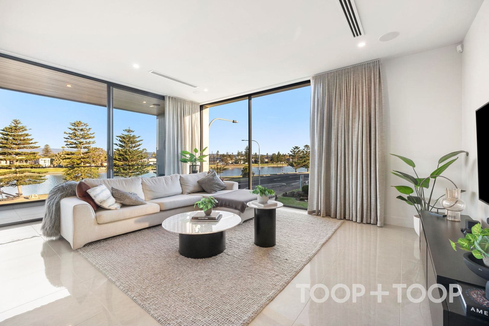26 Patawalonga Frontage, Glenelg North SA 5045, Glenelg North - Thumbnail 5