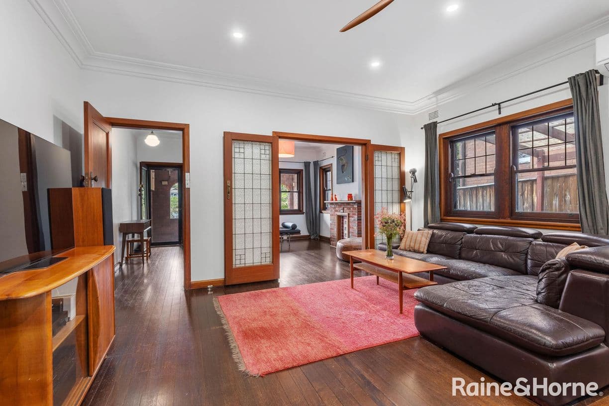 15 Finlays Avenue, Earlwood, NSW 2206, Earlwood - Thumbnail 2