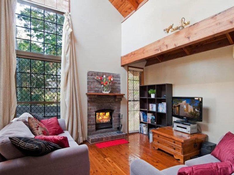 8 Jocelyn Court, Chapel Hill - Thumbnail 2