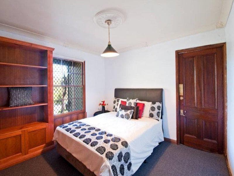 8 Jocelyn Court, Chapel Hill - Thumbnail 6