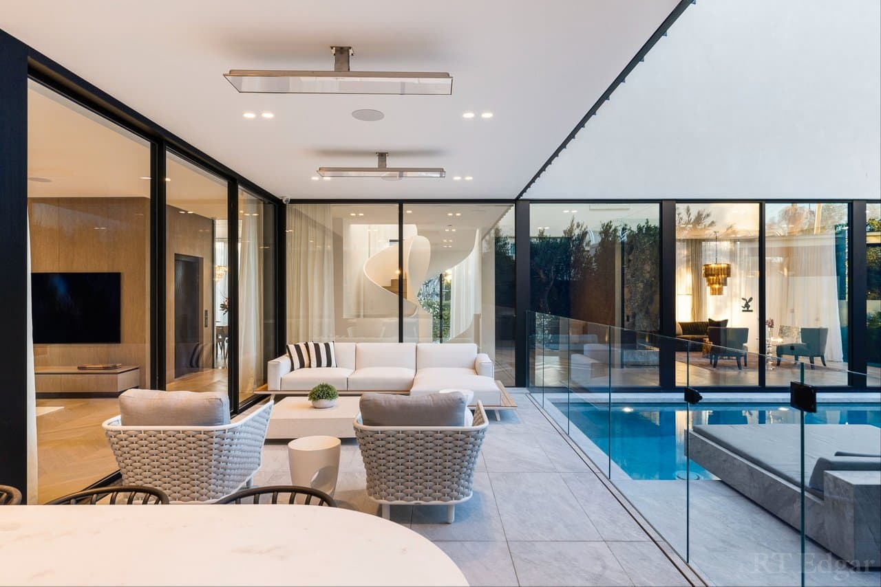 20 Tashinny Road, Toorak, VIC 3142, Toorak - Thumbnail 2