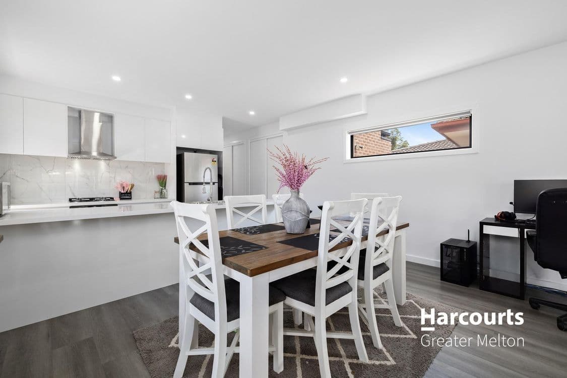 8 Gloucester Way, MELTON WEST, VIC 3337, Melton West - Thumbnail 5