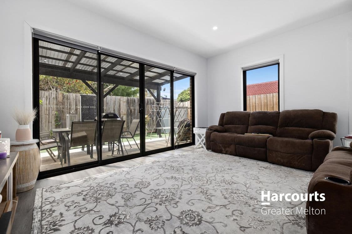 8 Gloucester Way, MELTON WEST, VIC 3337, Melton West - Thumbnail 7