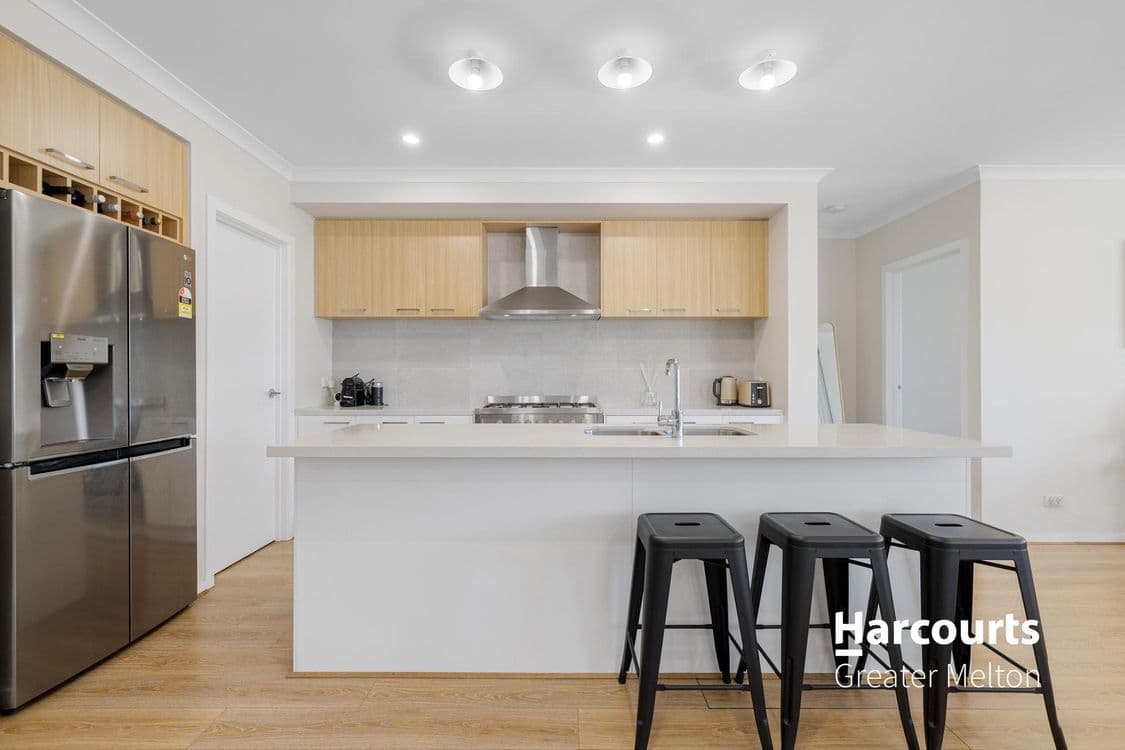 35 Bassett Avenue, WYNDHAM VALE, VIC 3024, Wyndham Vale - Thumbnail 4