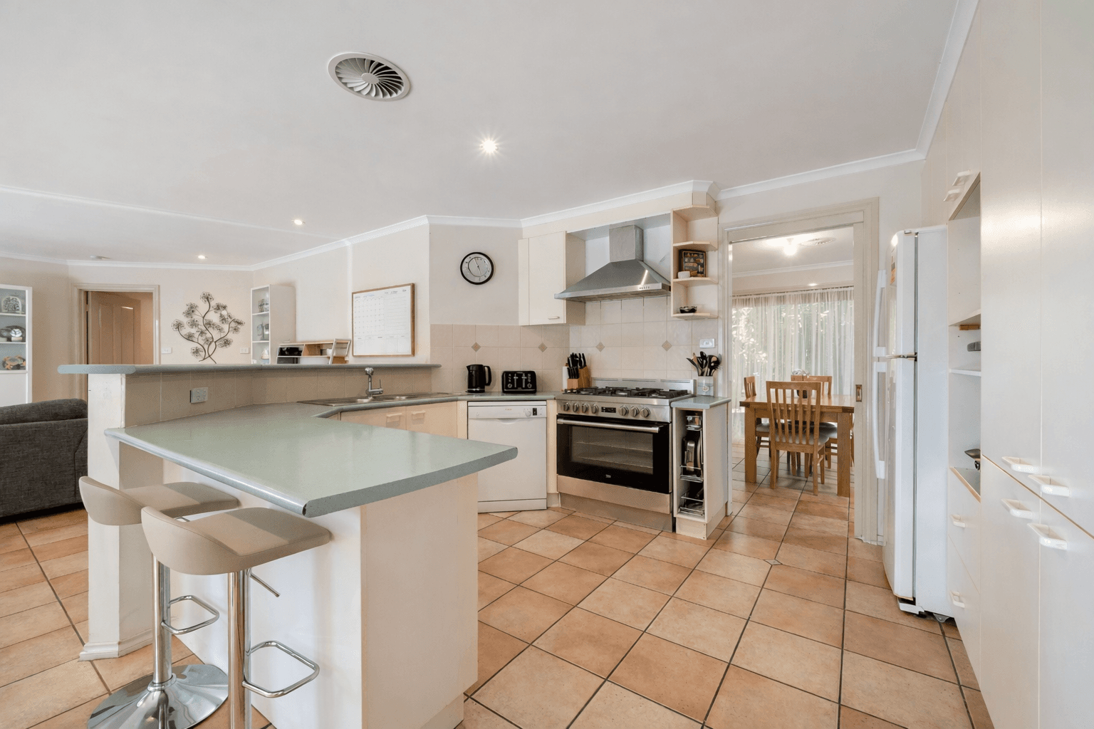 44 Allumba Street, Queanbeyan West NSW 2620, Queanbeyan West - Thumbnail 5