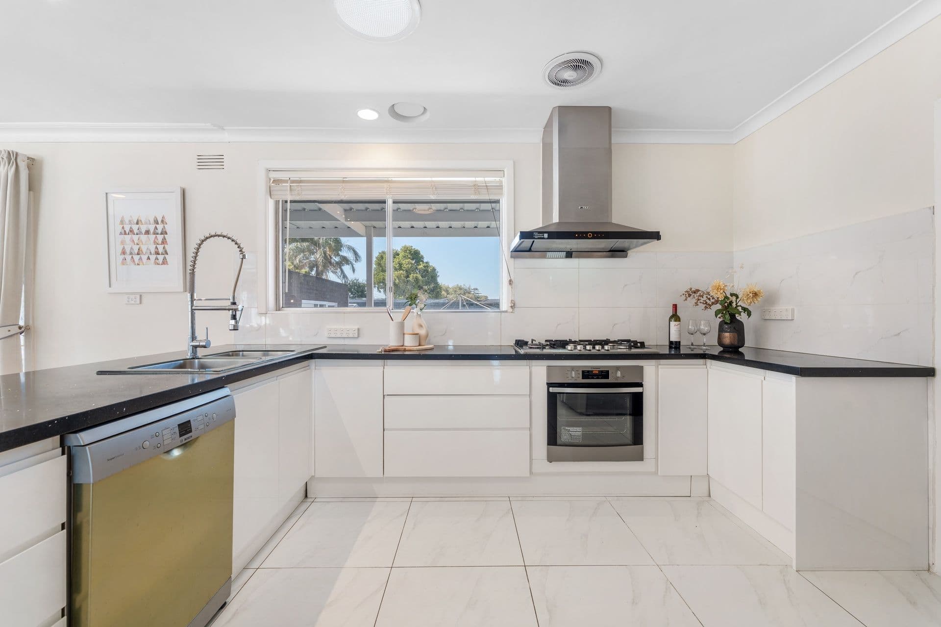 11 Weymar Street, Cheltenham - Thumbnail 5
