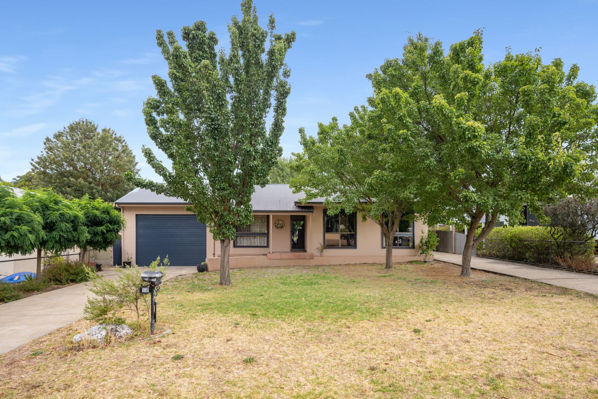 15 Lochiel Avenue, Naracoorte SA 5271, Naracoorte - Image 1