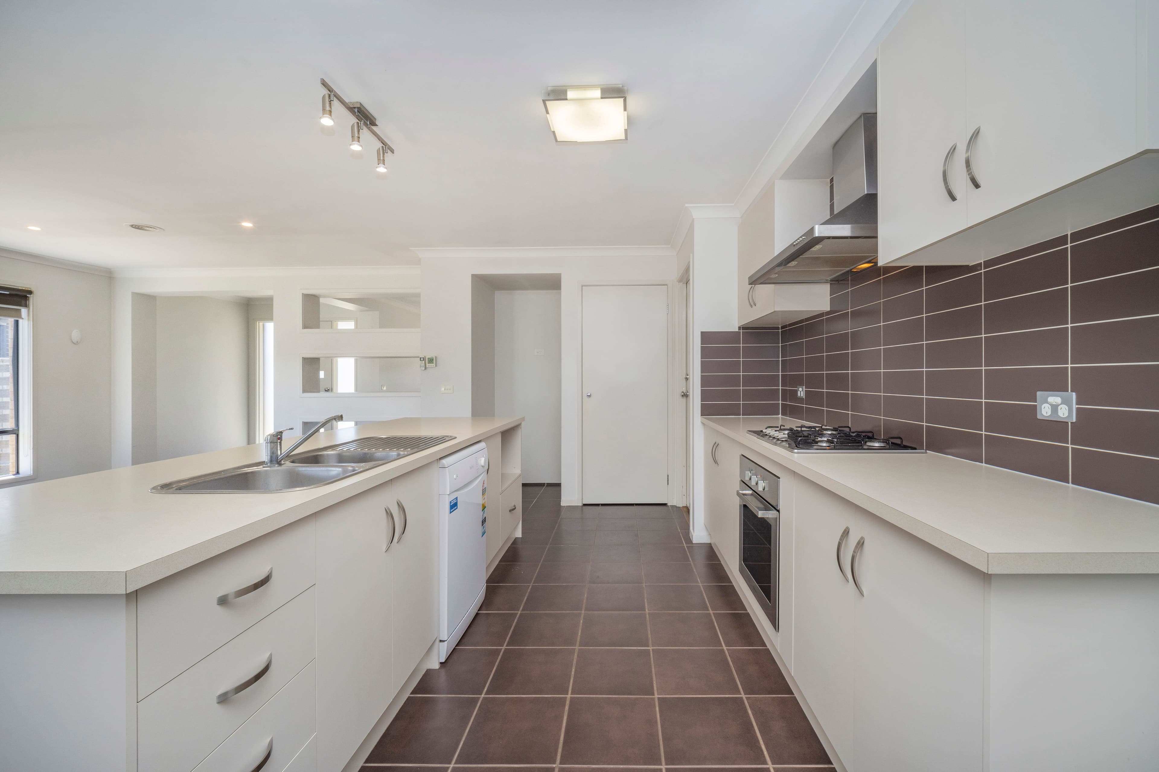 16 Mitchell Street, Warrnambool VIC 3280, Warrnambool - Thumbnail 5