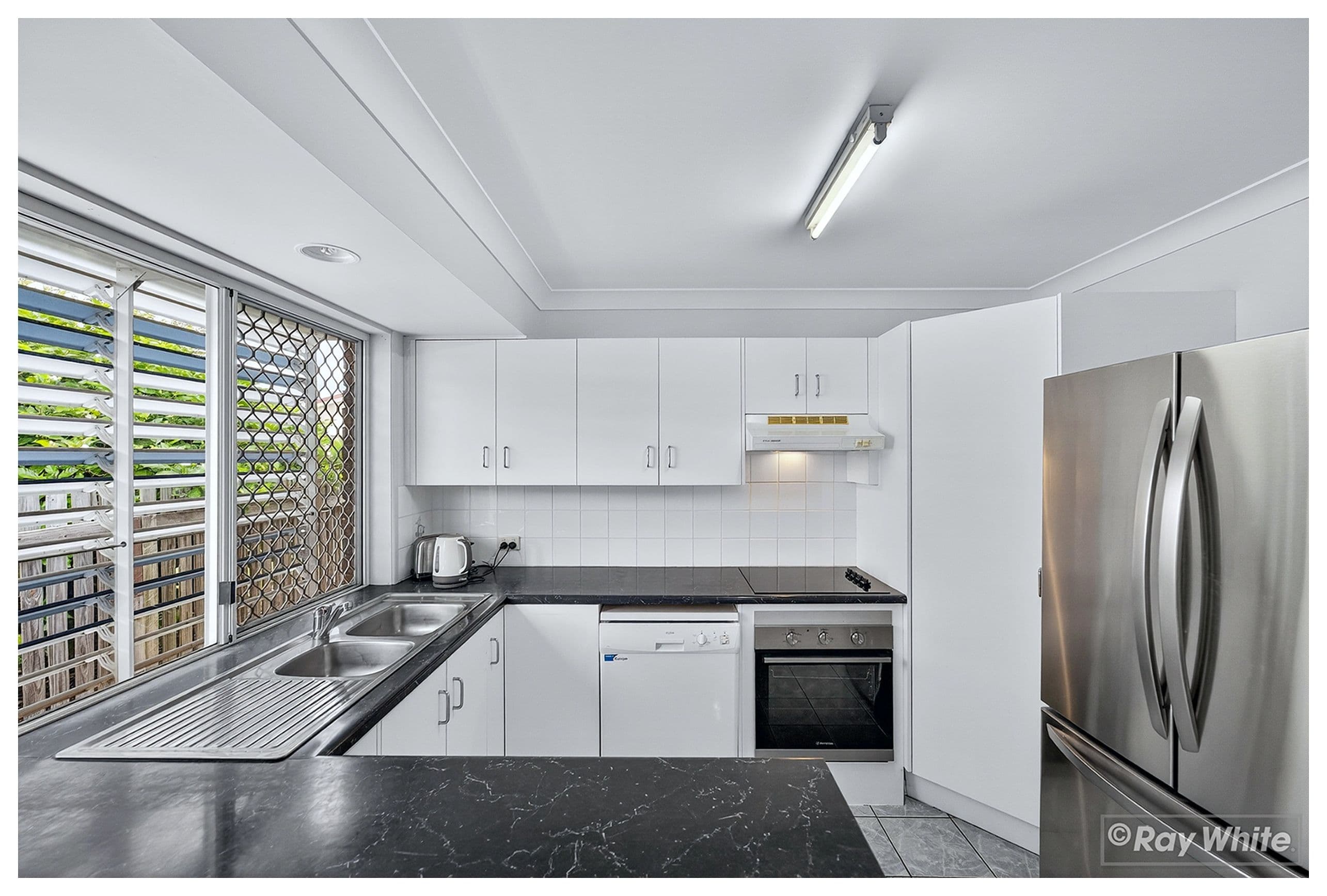 18 Ottaway Street, Norman Gardens QLD 4701, Norman Gardens - Thumbnail 2