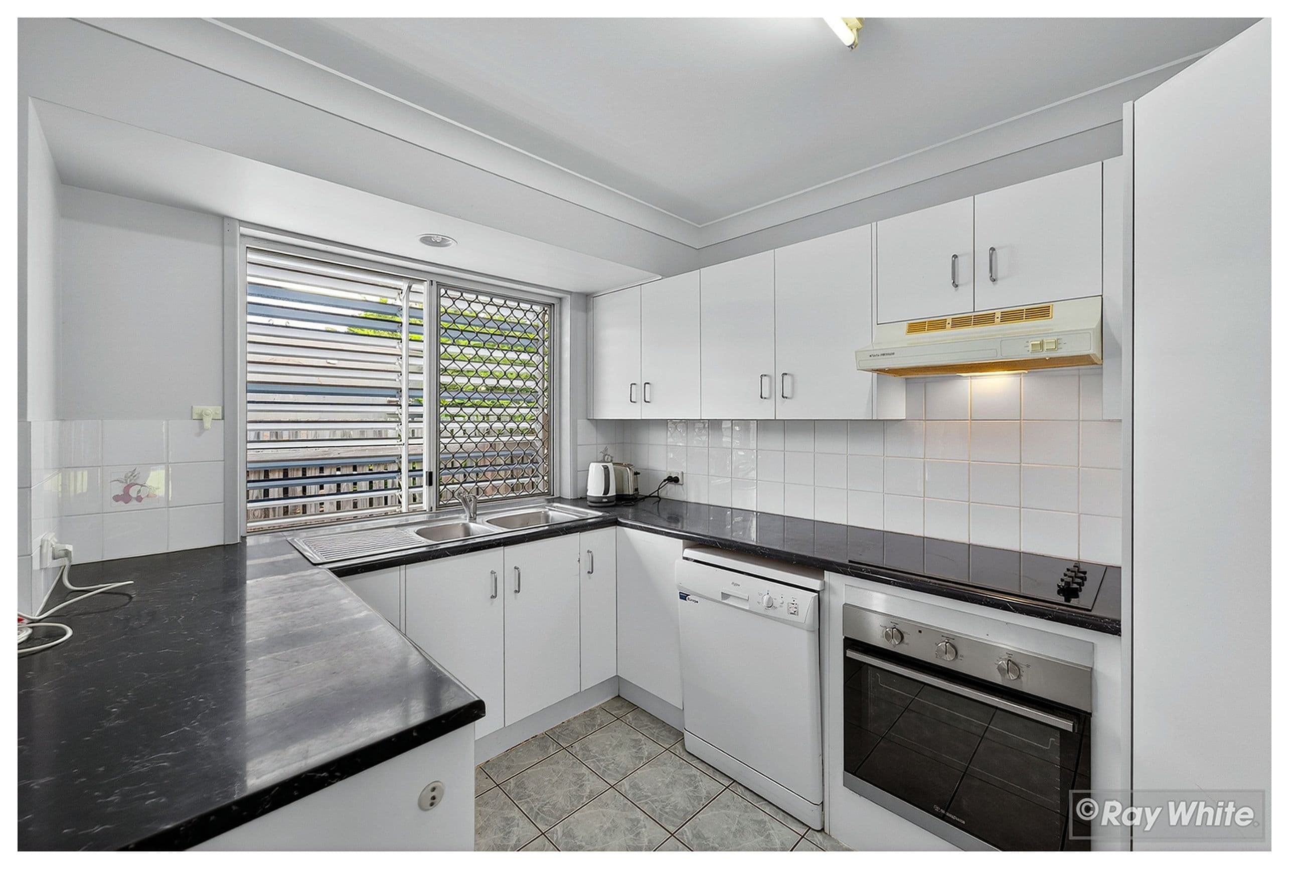 18 Ottaway Street, Norman Gardens QLD 4701, Norman Gardens - Thumbnail 3
