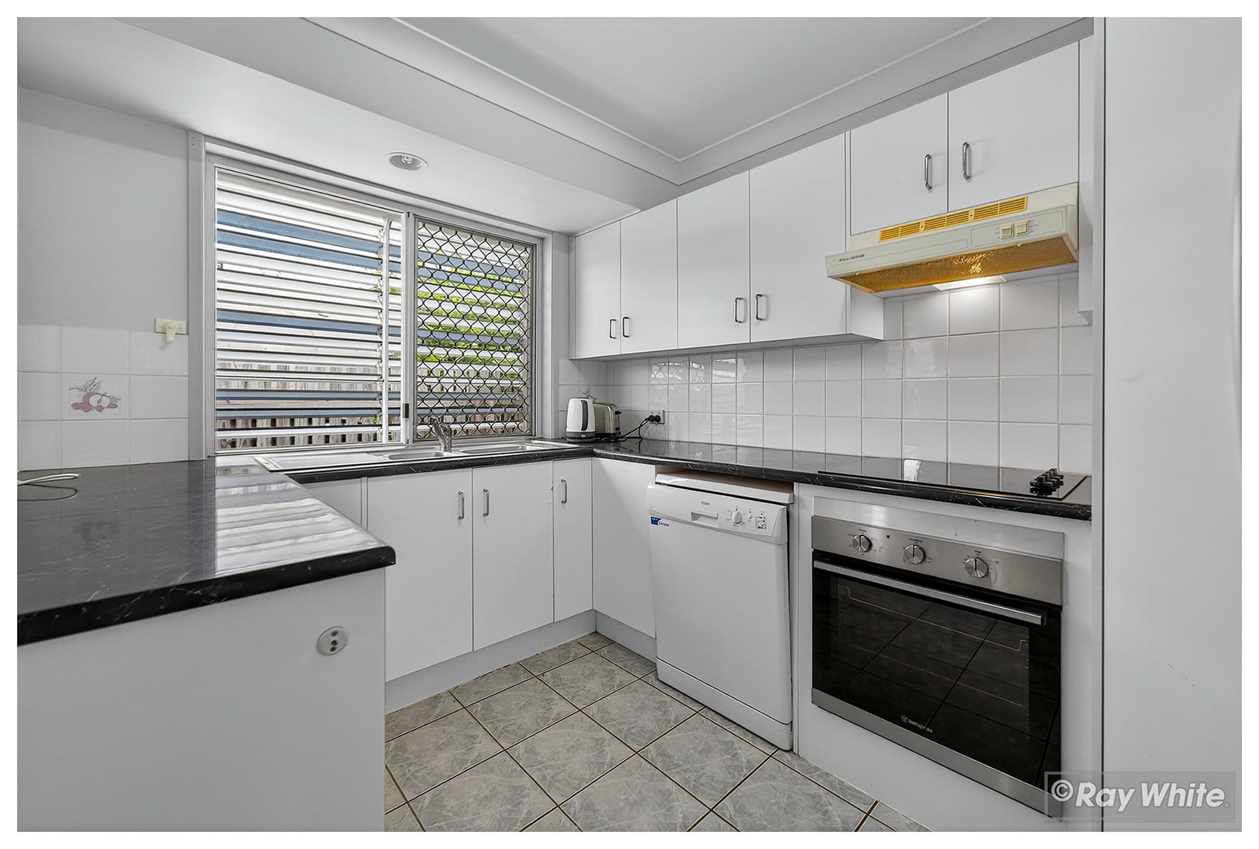 18 Ottaway Street, Norman Gardens QLD 4701, Norman Gardens - Thumbnail 4