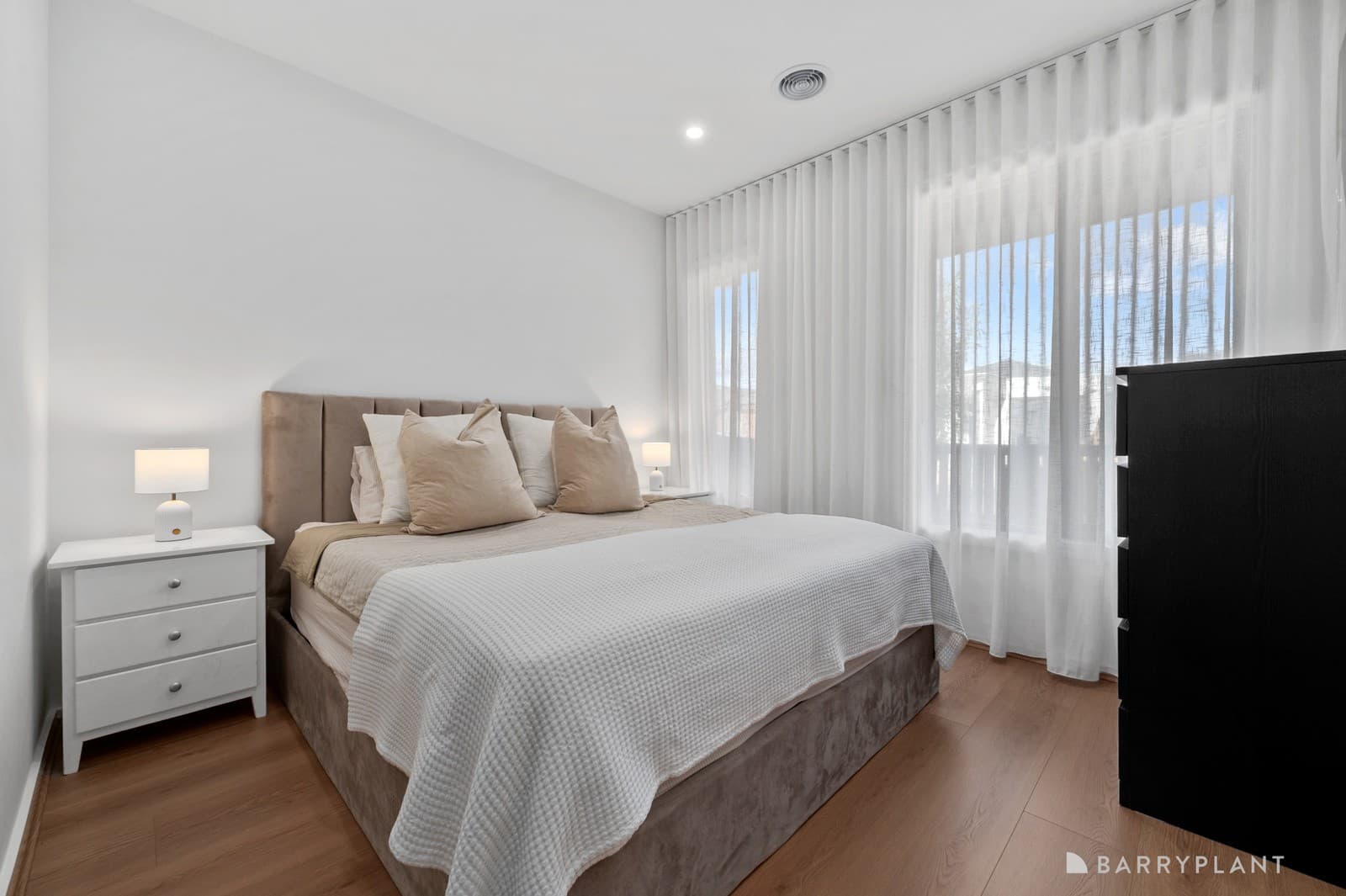15 Delhi Grove, Rockbank, VIC 3335, Rockbank - Thumbnail 2