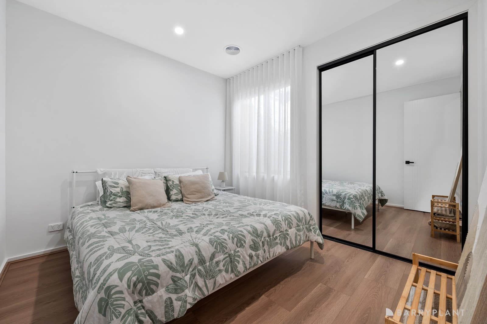 15 Delhi Grove, Rockbank, VIC 3335, Rockbank - Thumbnail 5