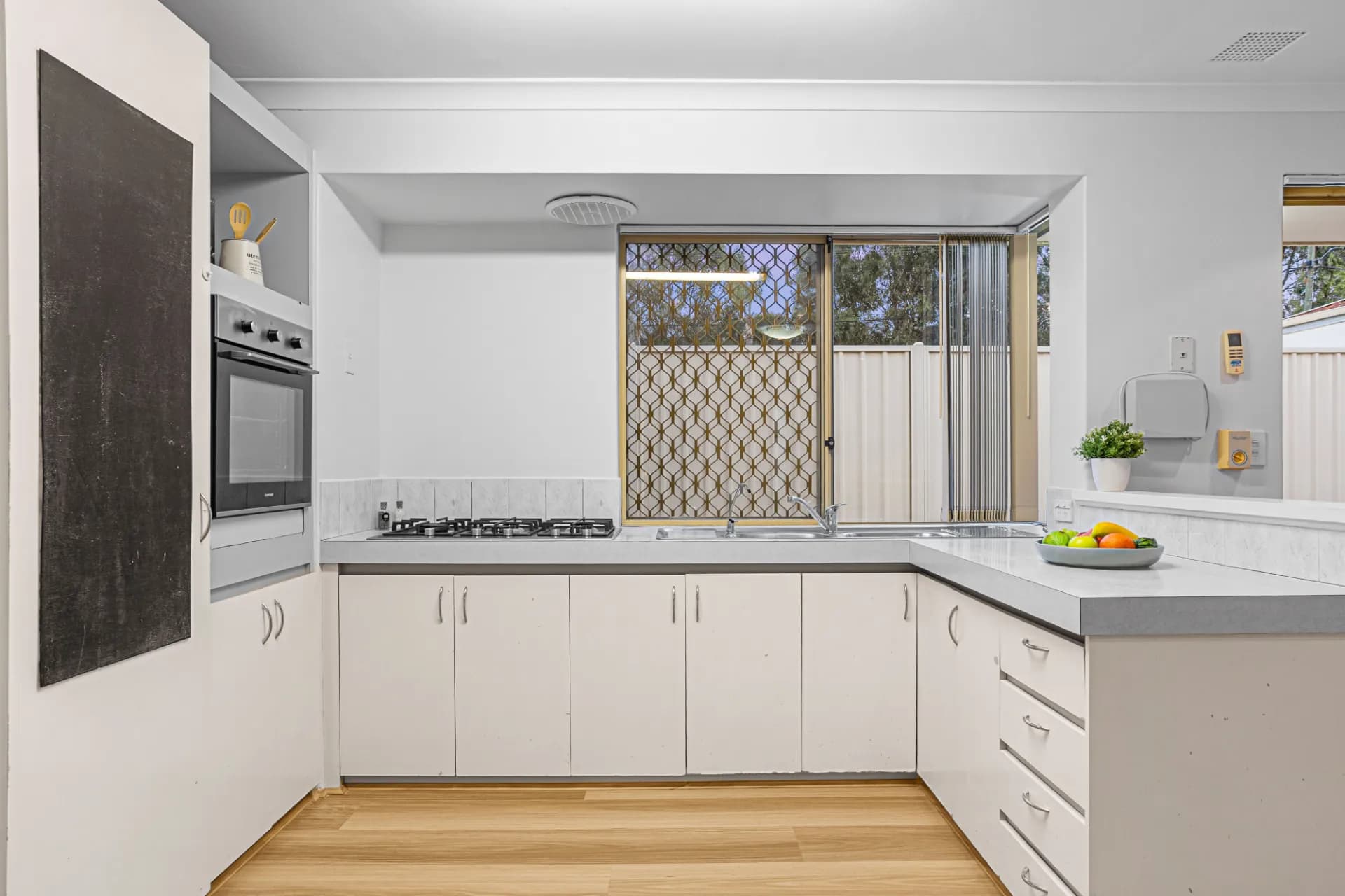 1 Gumina Place, Lake Coogee - Thumbnail 3