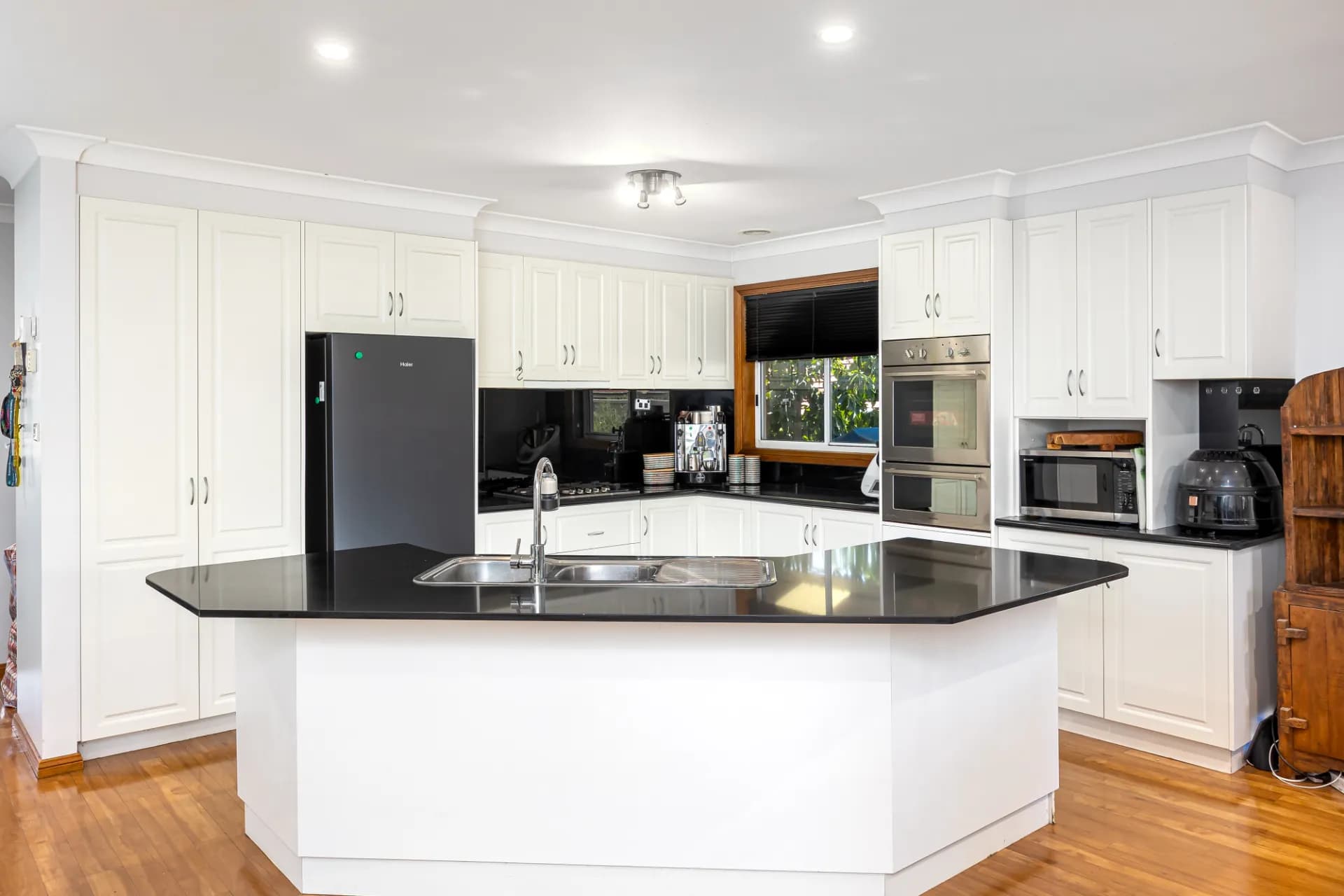 42 Simkin  Crescent, Kooringal - Thumbnail 5