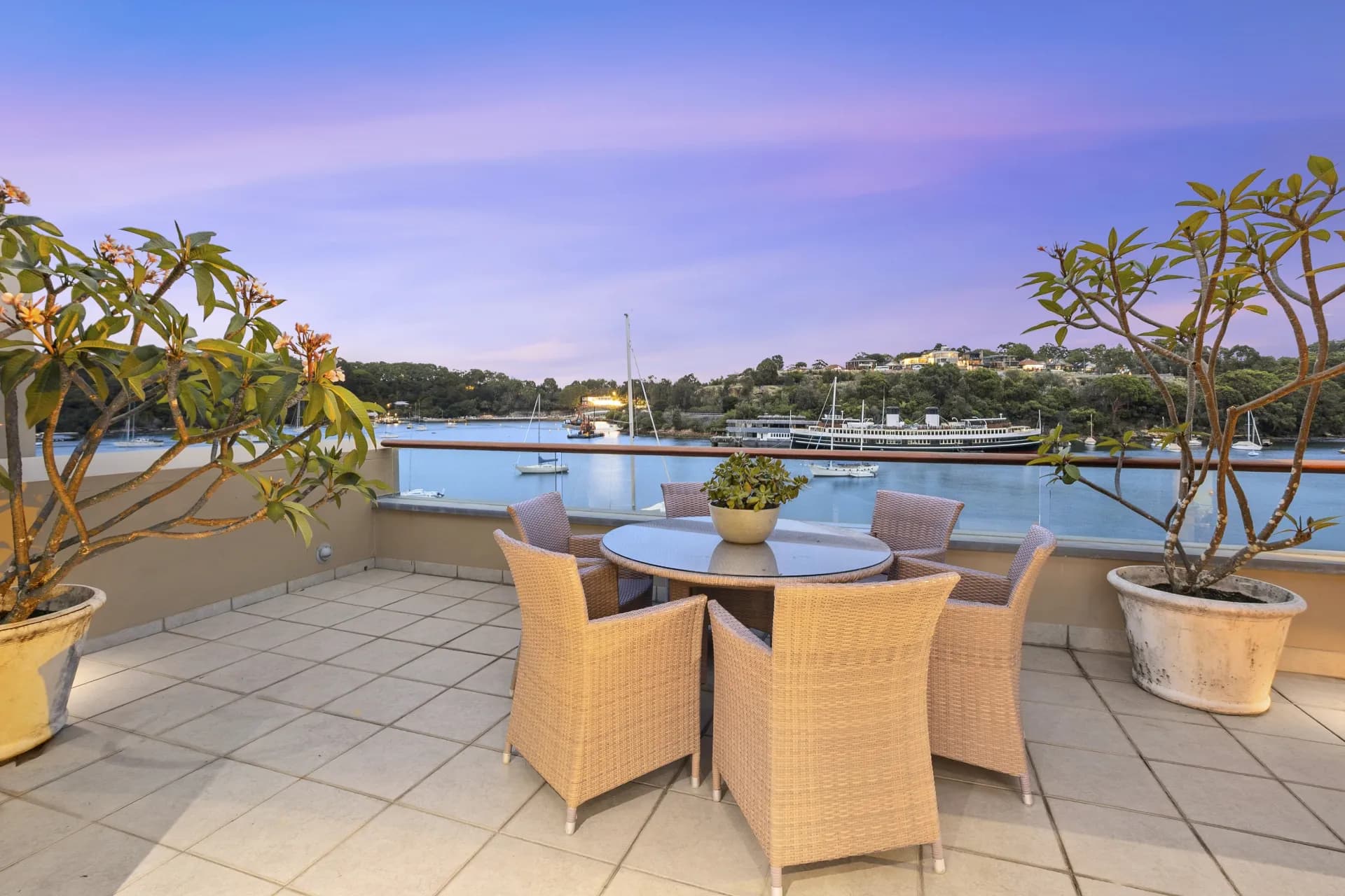 4/17 Munro  Street, McMahons Point - Image 1
