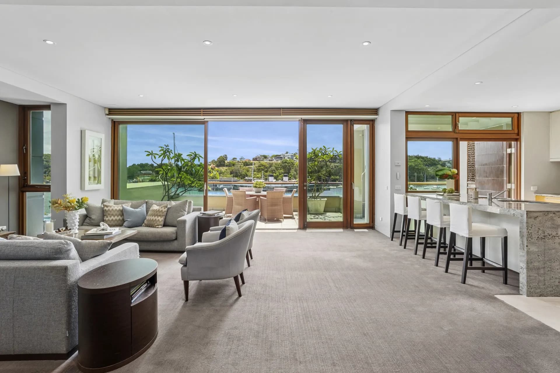 4/17 Munro  Street, McMahons Point - Thumbnail 2