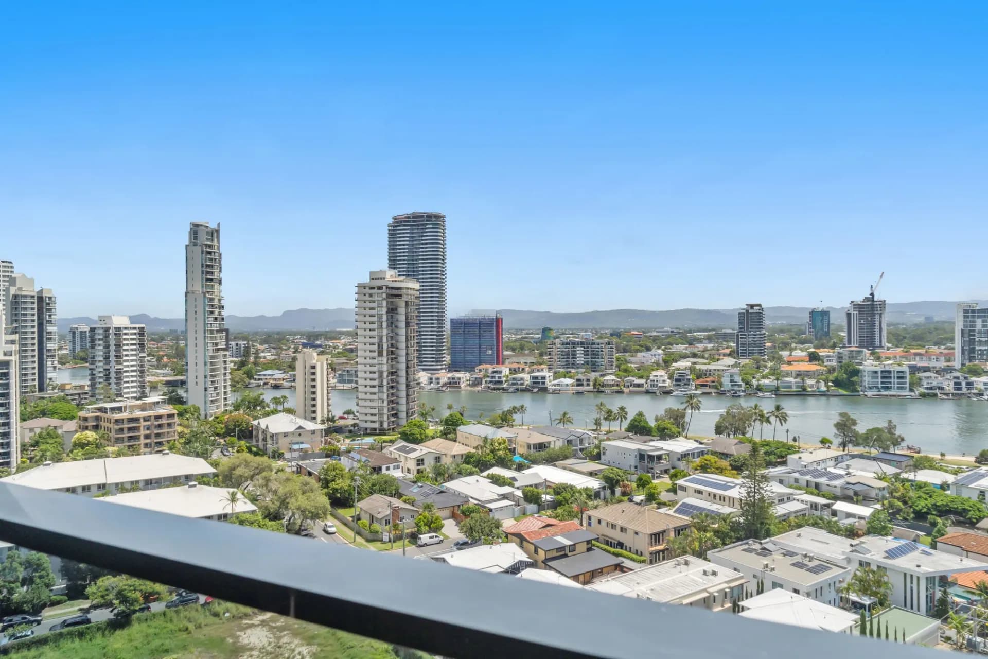 1402/9  Norfolk  Avenue, Surfers Paradise - Thumbnail 2