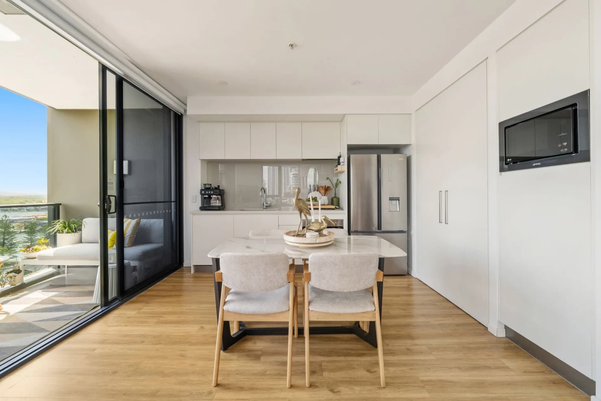 1402/9  Norfolk  Avenue, Surfers Paradise - Thumbnail 5