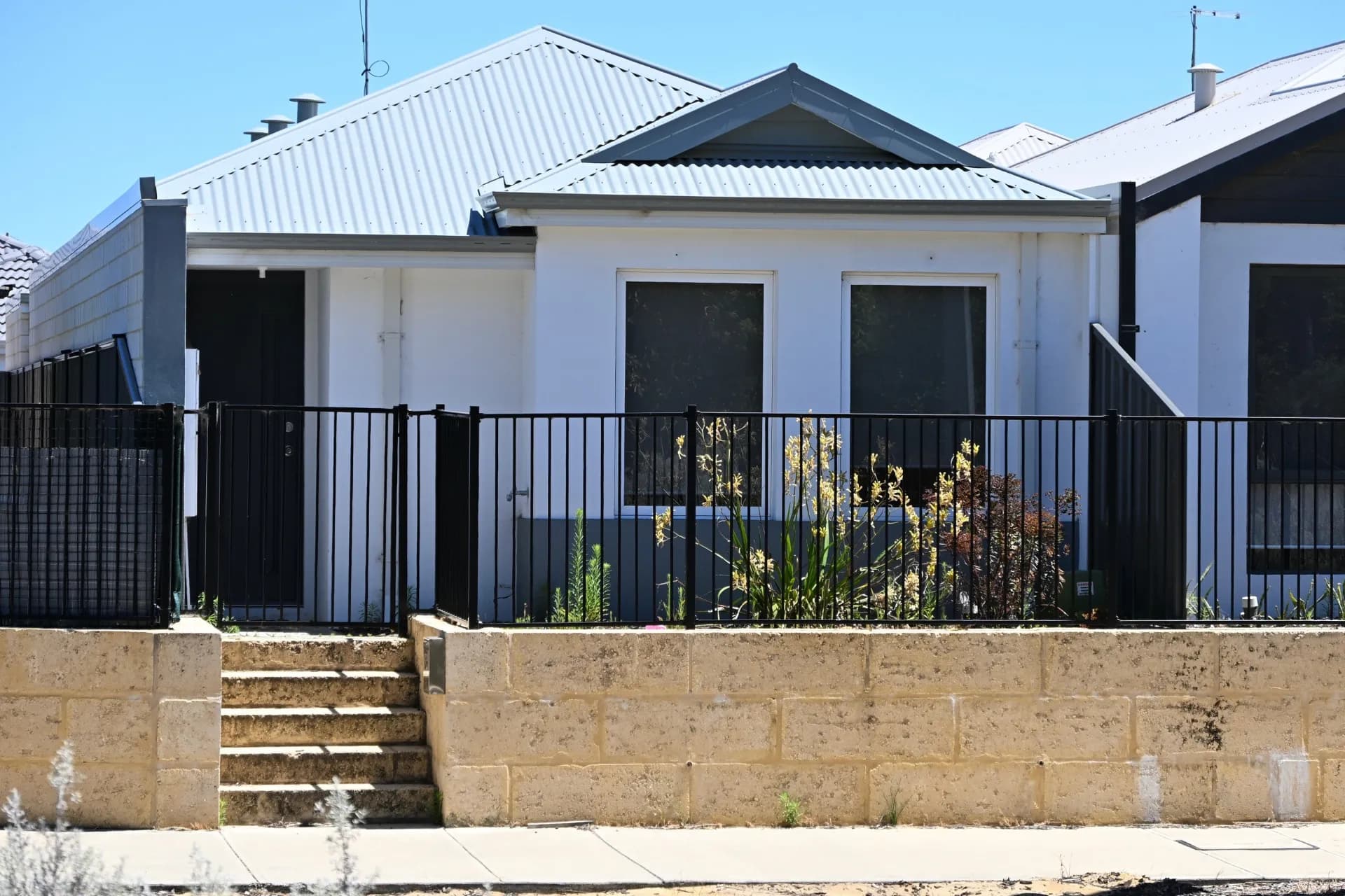 125 Dragonfly Boulevard, Lakelands - Image 1